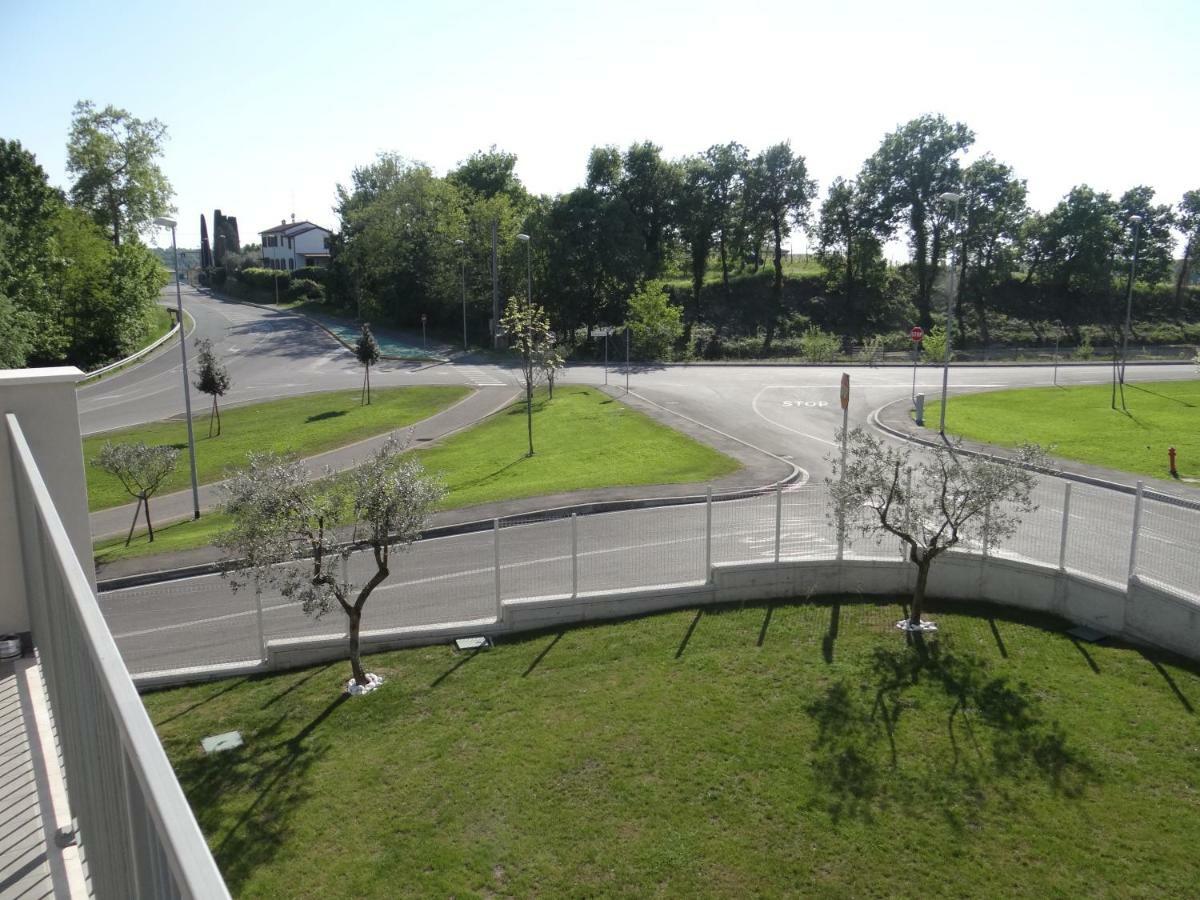 Nuovo Laghetto Del Frassino Hotel Peschiera del Garda Luaran gambar
